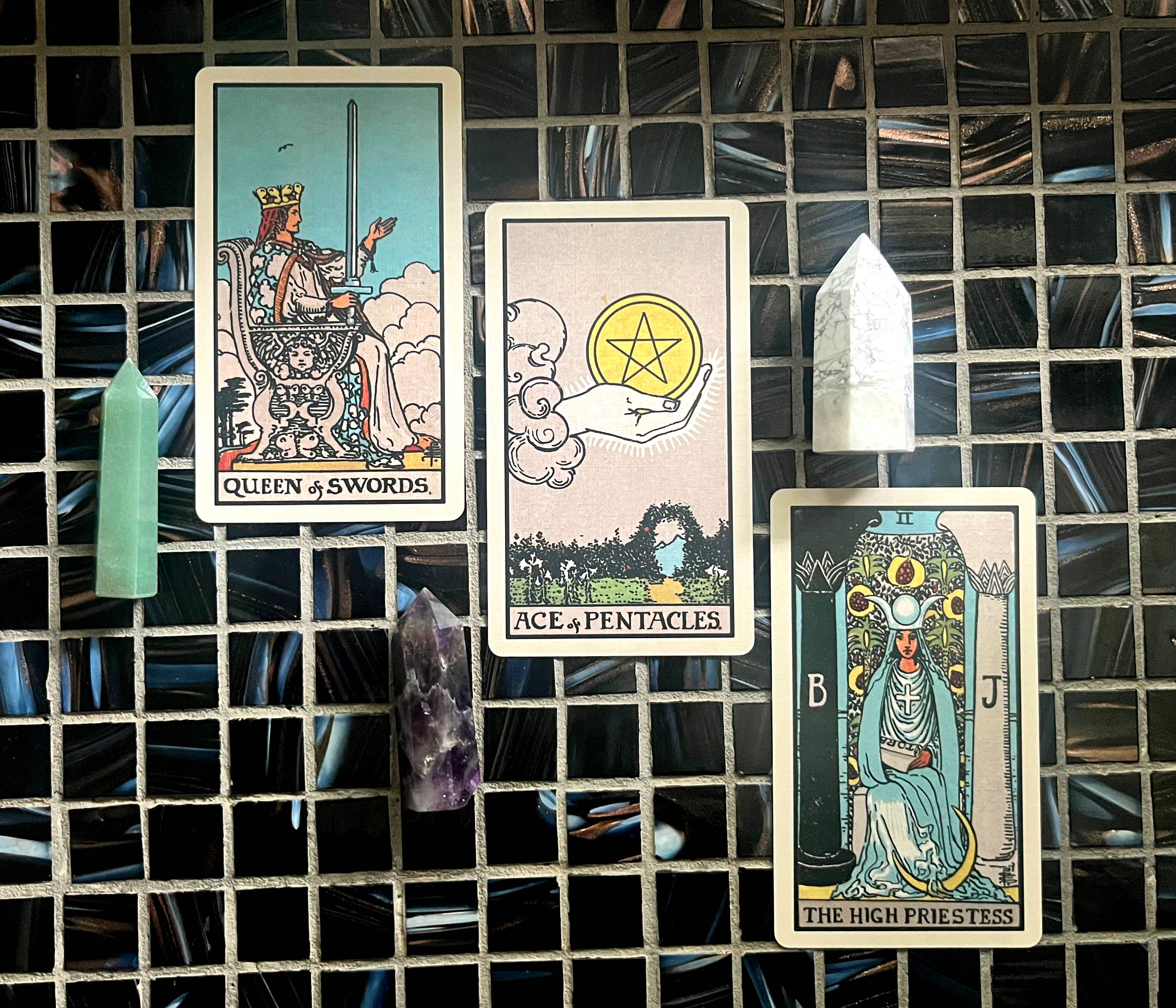 Classic 1909 Tarot Deck & Guide - Image 4