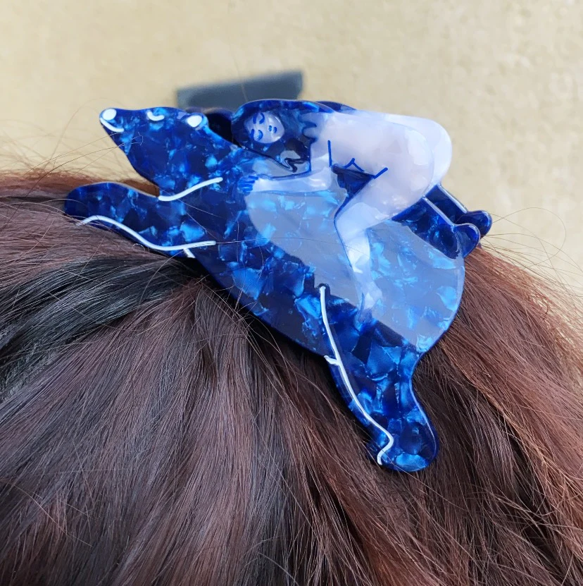 Girl and Bear Hair Claw - Image 3